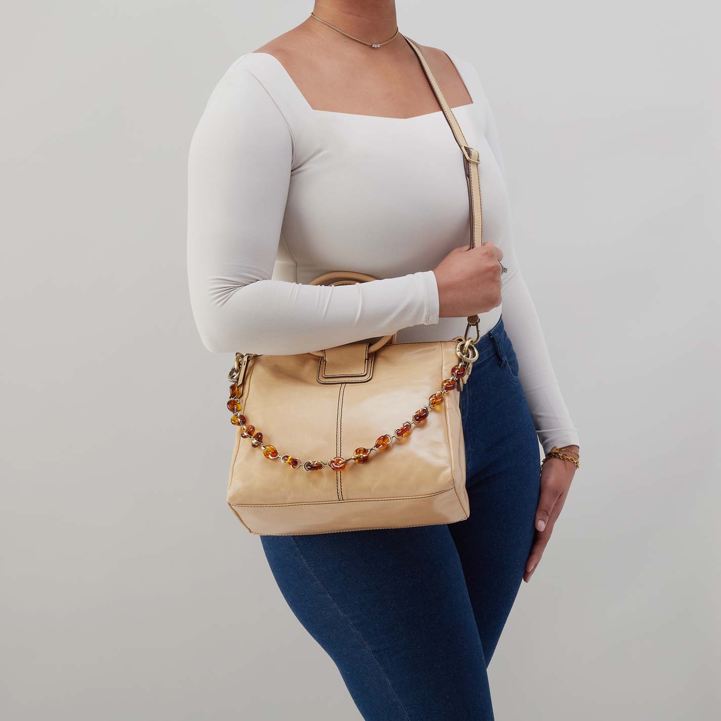 Sheila Medium Satchel in Polished Leather - Desert Sand