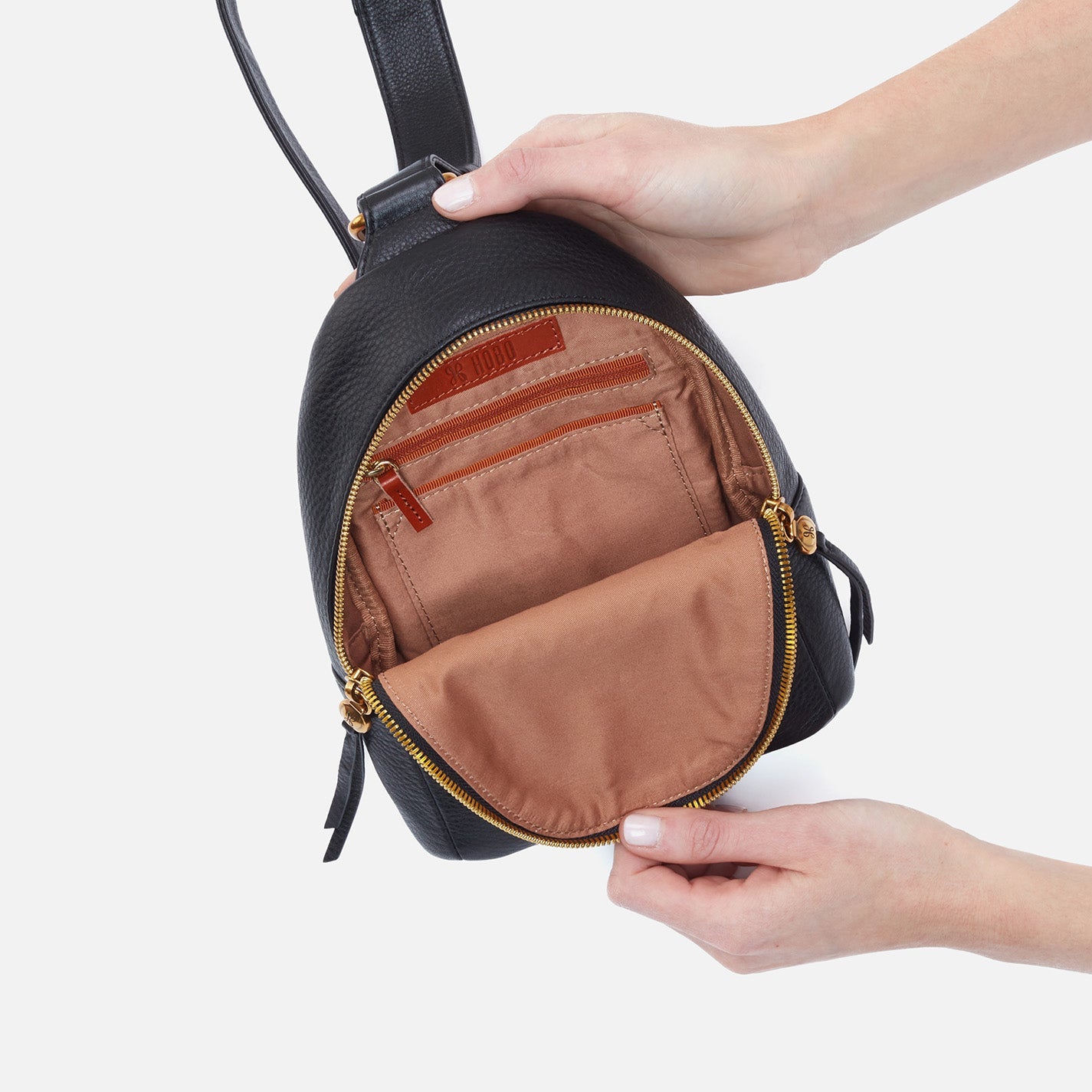 Fern Sling in Pebbled Leather - Black