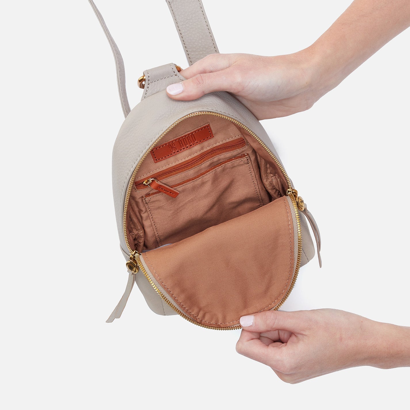 Fern Sling in Pebbled Leather - Taupe