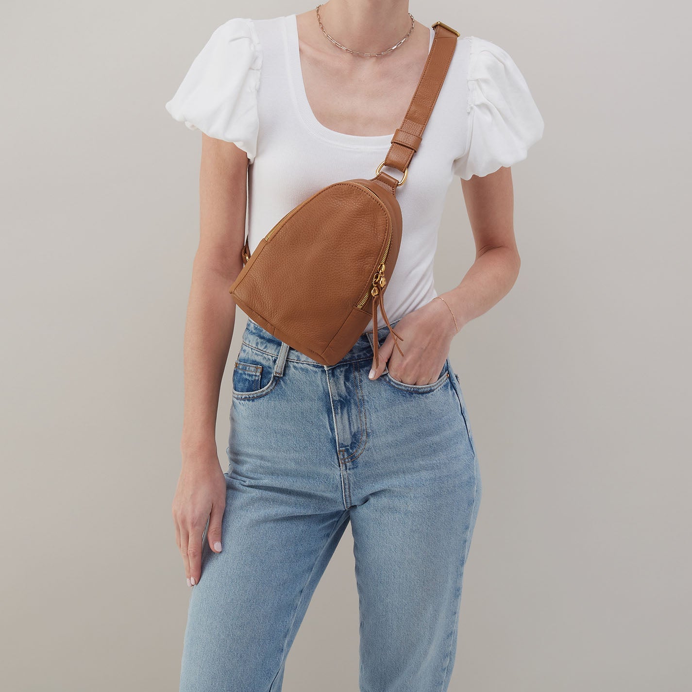 Fern Sling In Pebbled Leather - Warm Honey