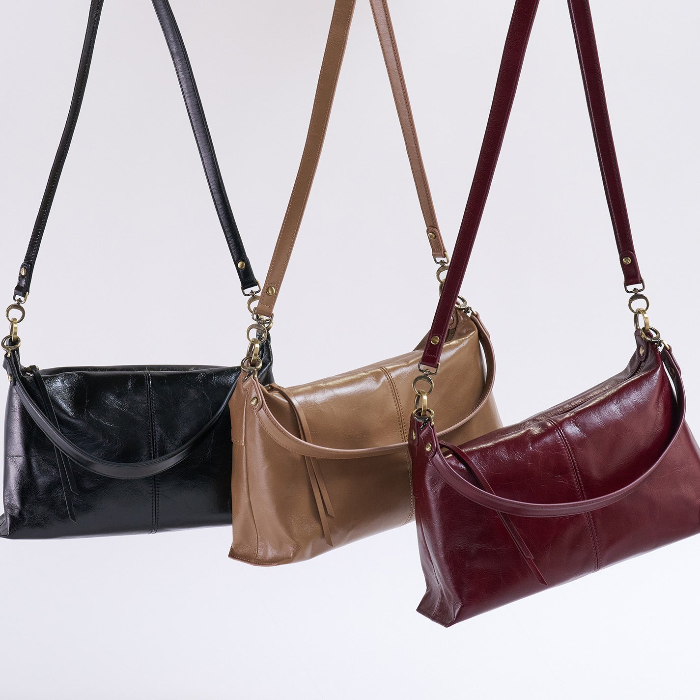 Avon Shoulder Bag in Polished Leather - Black