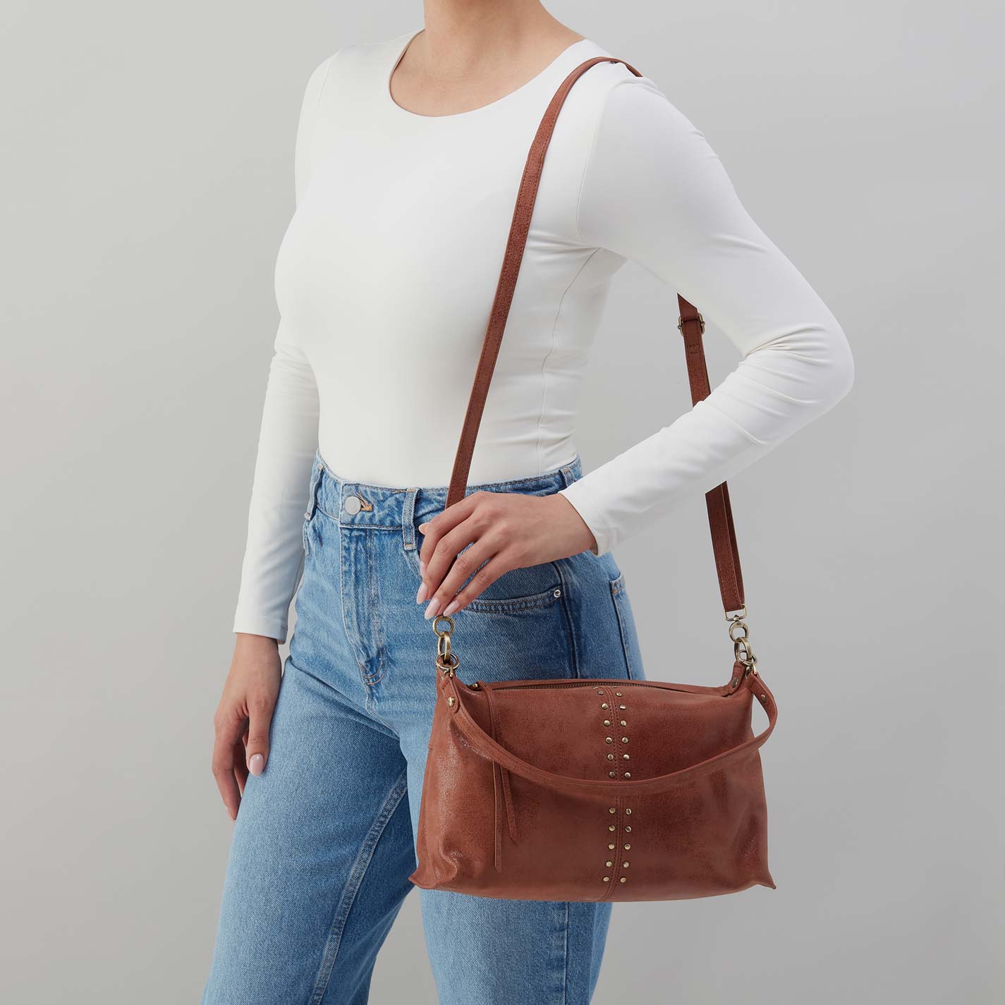 Avon Shoulder Bag in Buffed Leather - Burnished Saddle