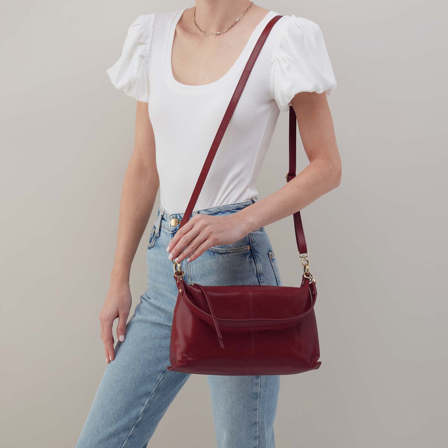 Avon Shoulder Bag in Polished Leather - Saddleberry